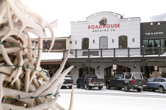Roadhouse Pub & Eatery Thriving After Long Awaited Debut - All About Apres Ski
